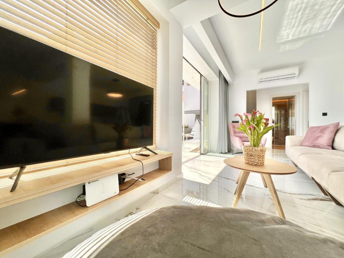 Luxury Villa Barbati Sun With Private Pool By Dadovillas Bagian luar foto